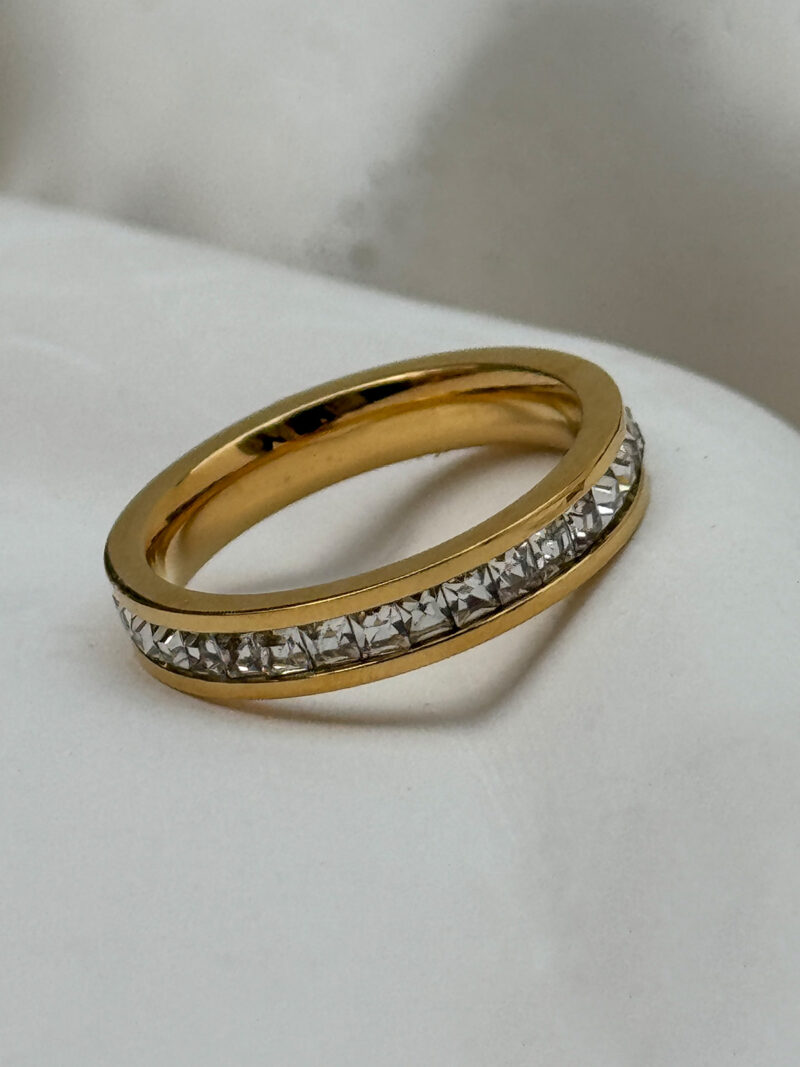 Elle Ring