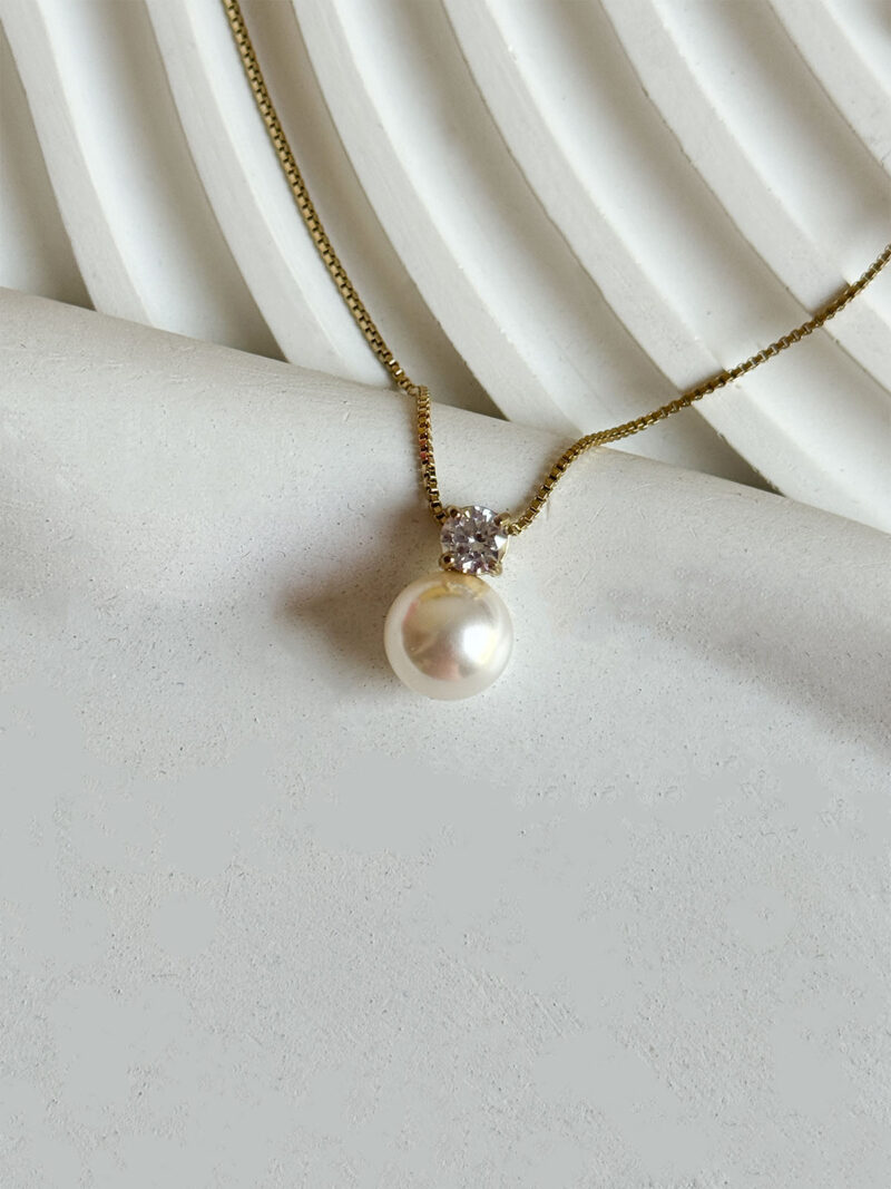 Lumière Pearl Necklace
