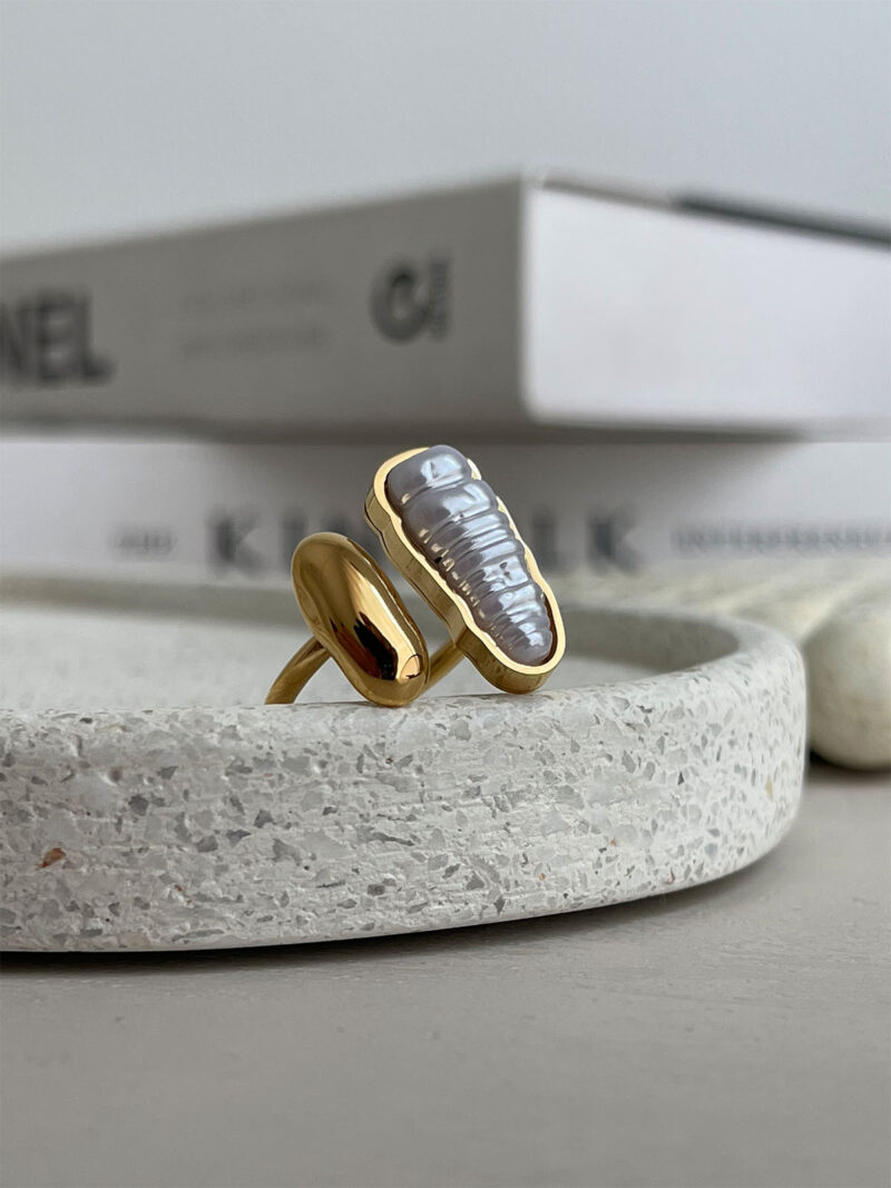 Olyvia pearl ring