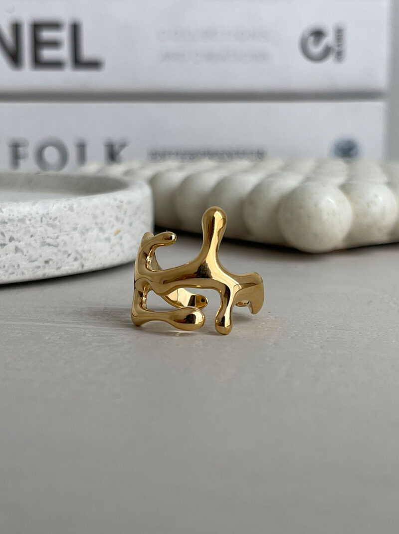 Crisselle ring